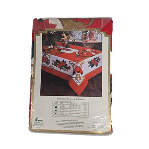 Avon Home Fashions Vintage Royal Christmas Fabric Tablecloth 60X84 Oval Sealed